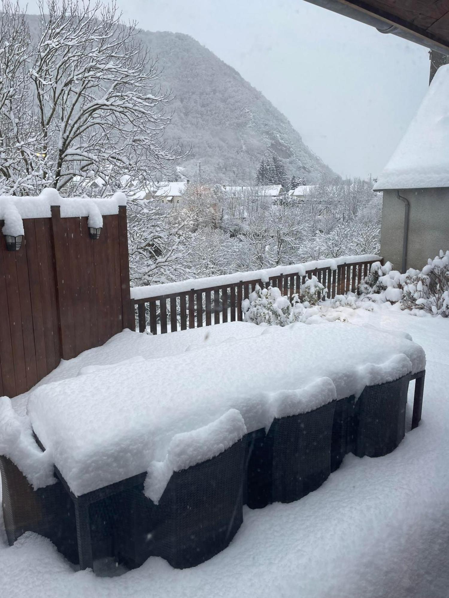 Le Chalet De Carole Cadéac Buitenkant foto